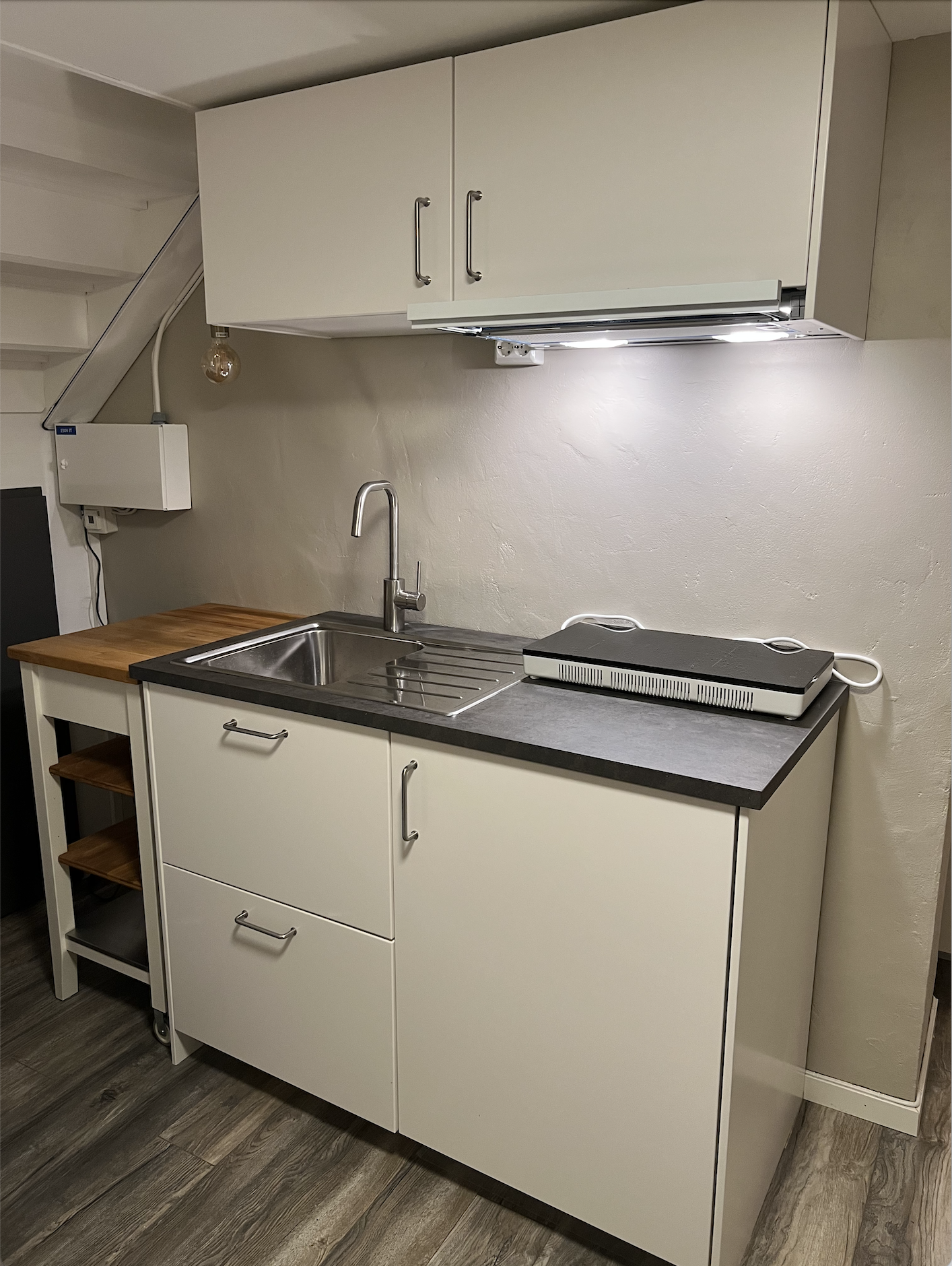 Nytt kjøkken med gode oppbevaringsmuligheter Galleribilde