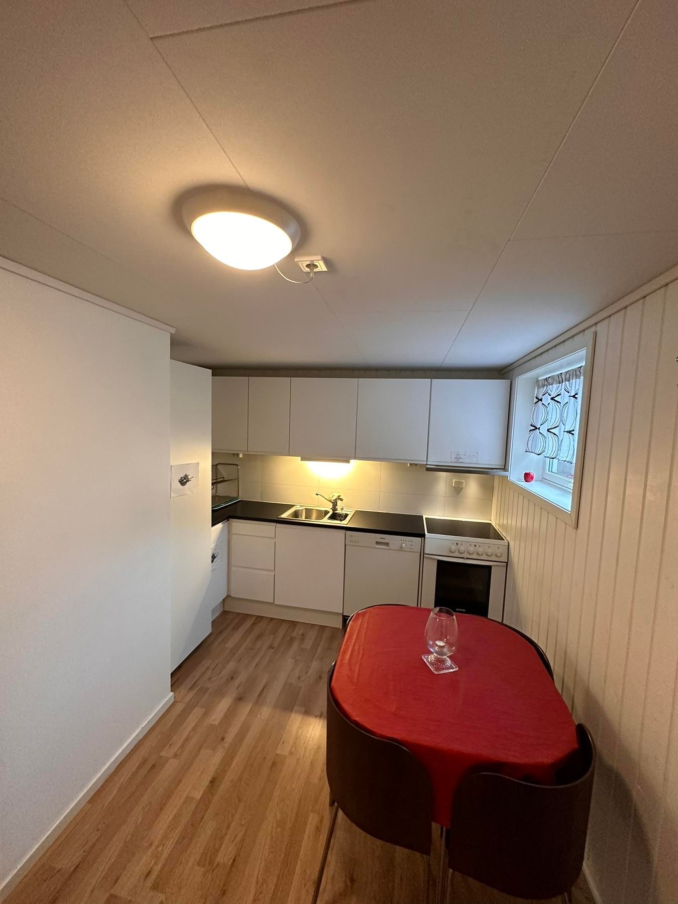 Kjøkken, hvitevarer medfølger. Galleribilde