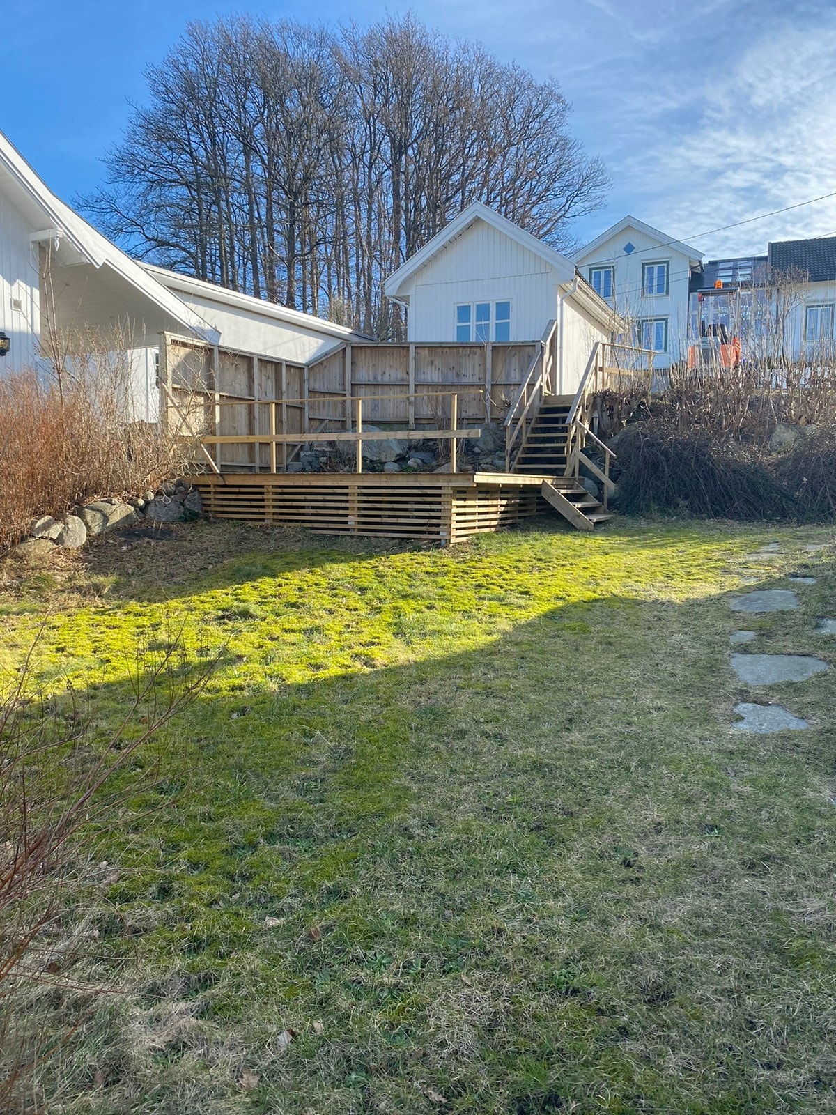 Egen terrasse og hagedel Galleribilde