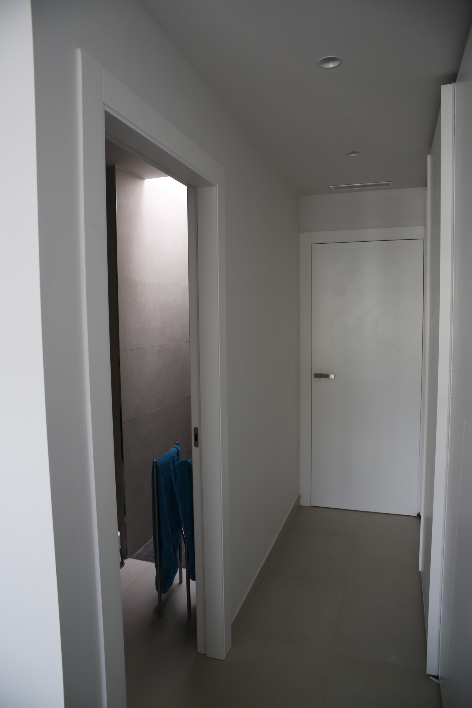 Inngang til badet på hovedsoverommet. Galleribilde