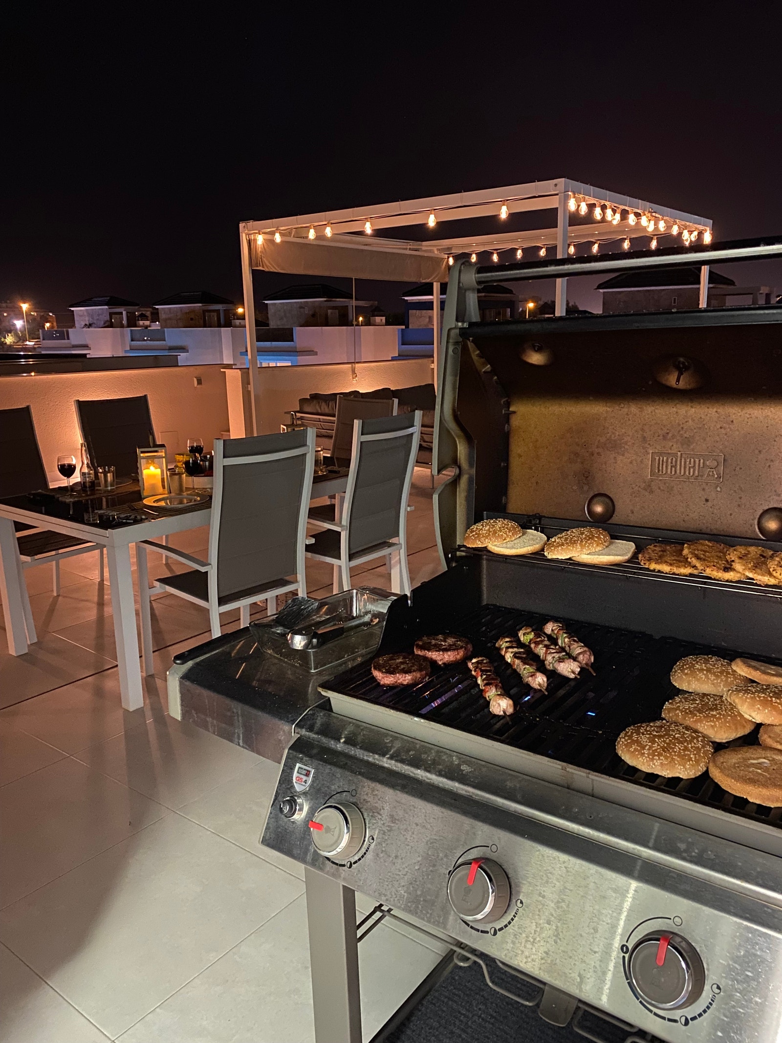 Webergrill der en kan lage mat. Galleribilde