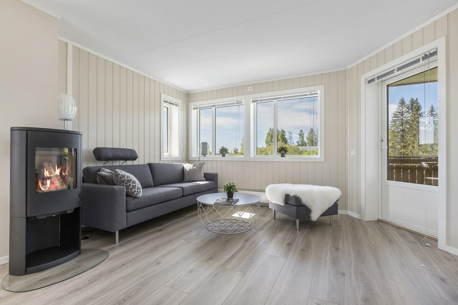 stue med utgang terrasse/balkong Galleribilde