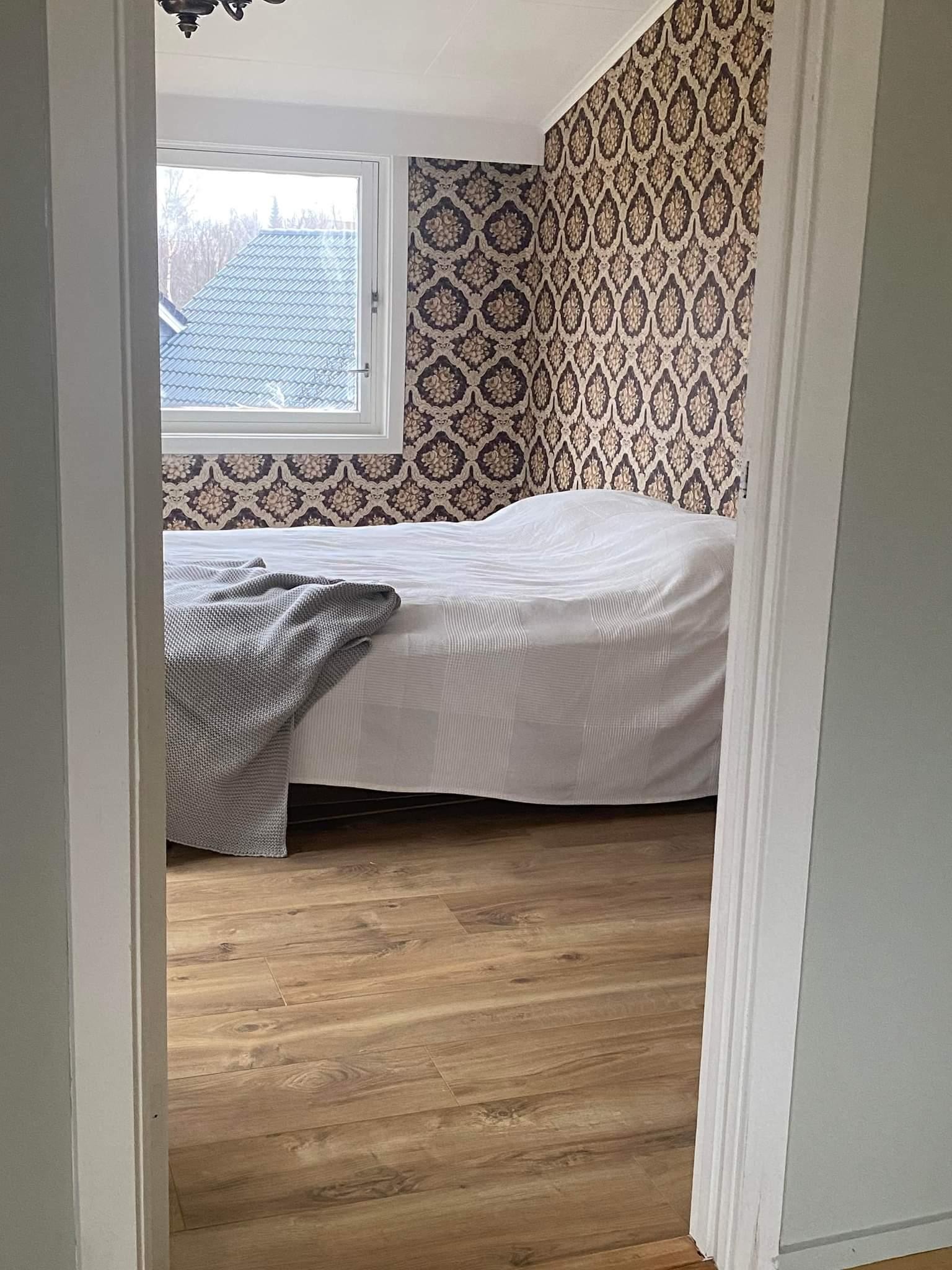 tapet er nylig fjernet Galleribilde