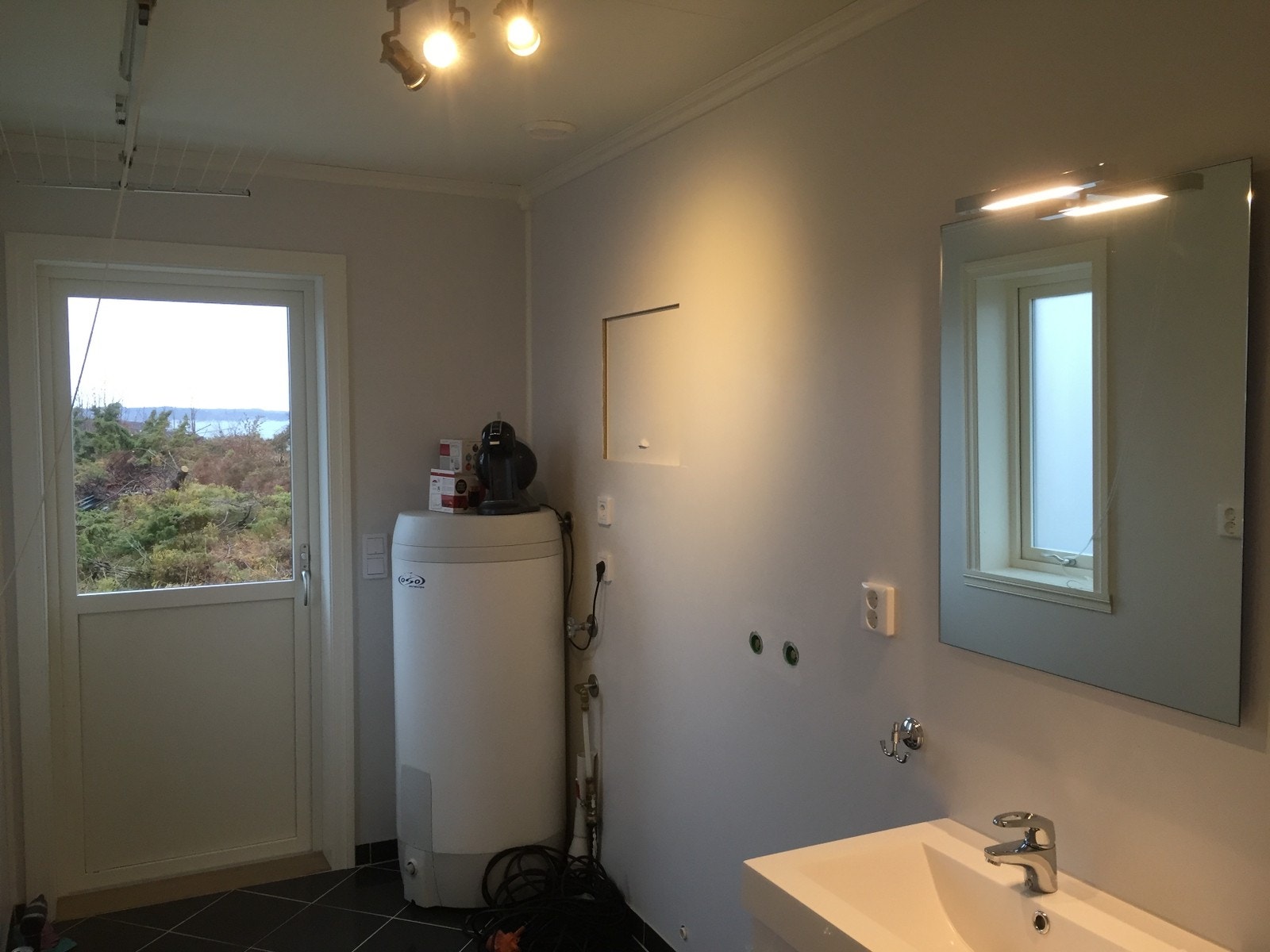 Vaskerom Galleribilde