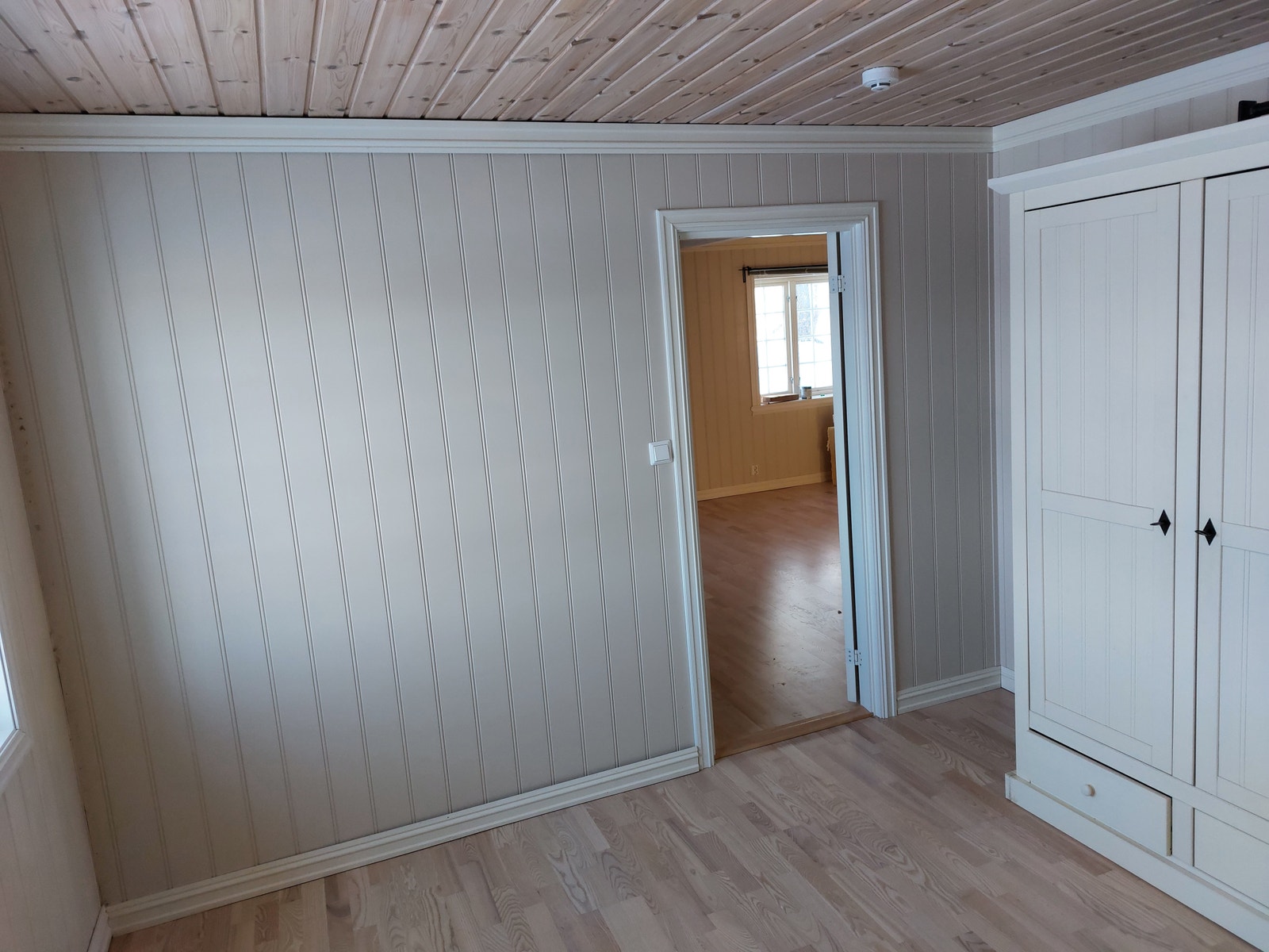 Samme soverom sett mot stue Galleribilde