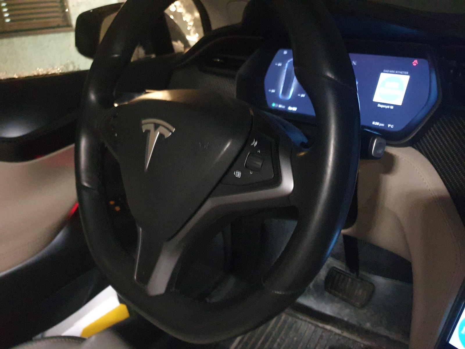 Tesla Model X 15