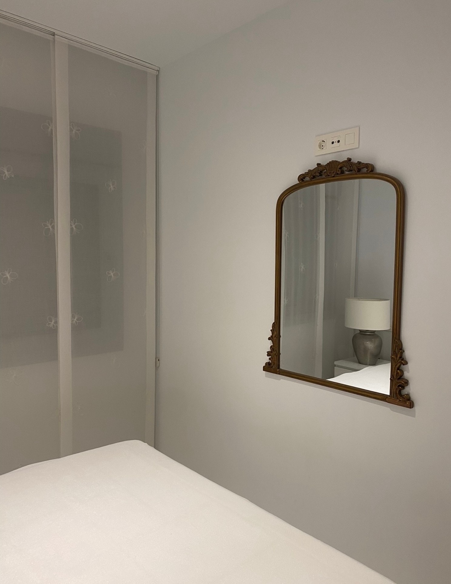 Soverom med dobbeltseng Galleribilde