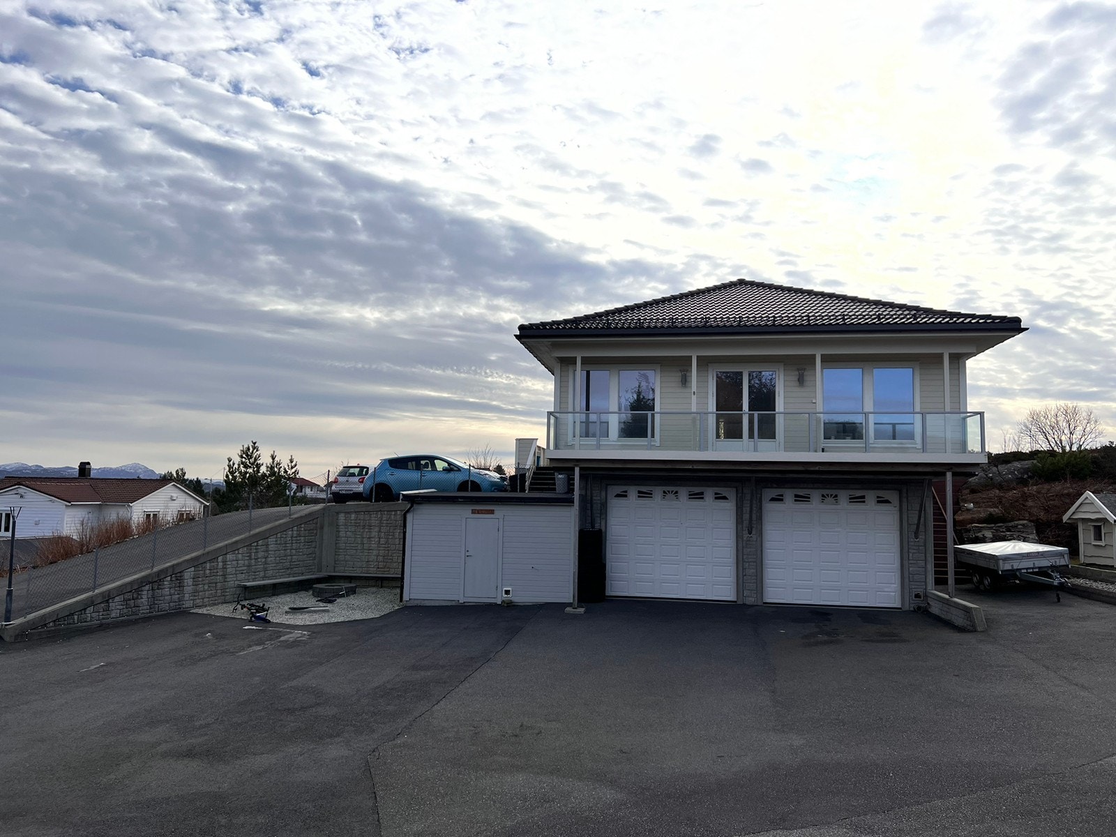 Front, garasje et ikke med i utleie Galleribilde