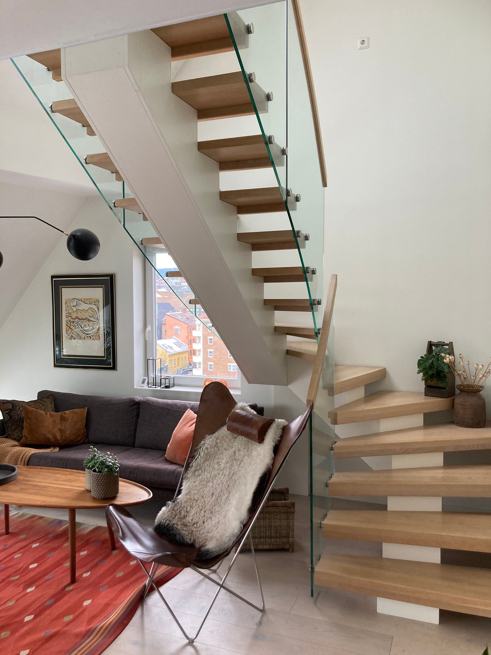 Luftig trapp til 2.etasje Galleribilde