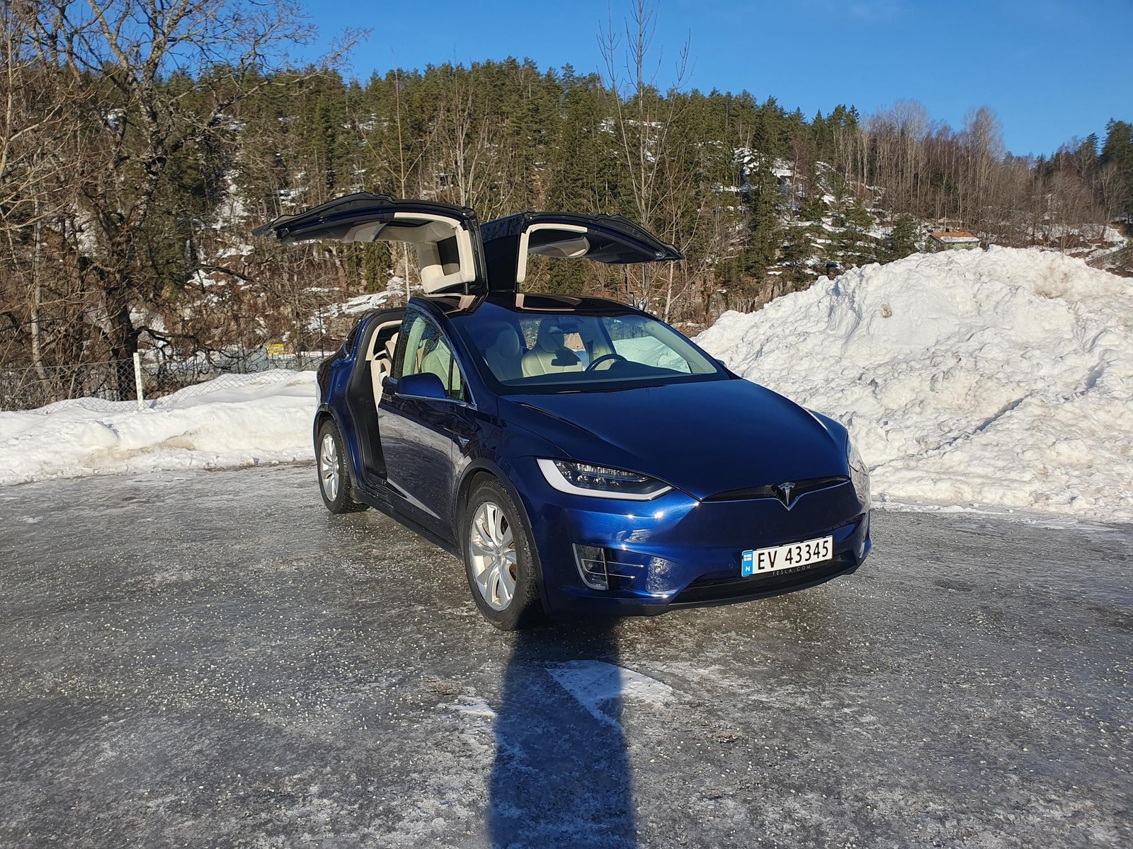 Tesla Model X 27