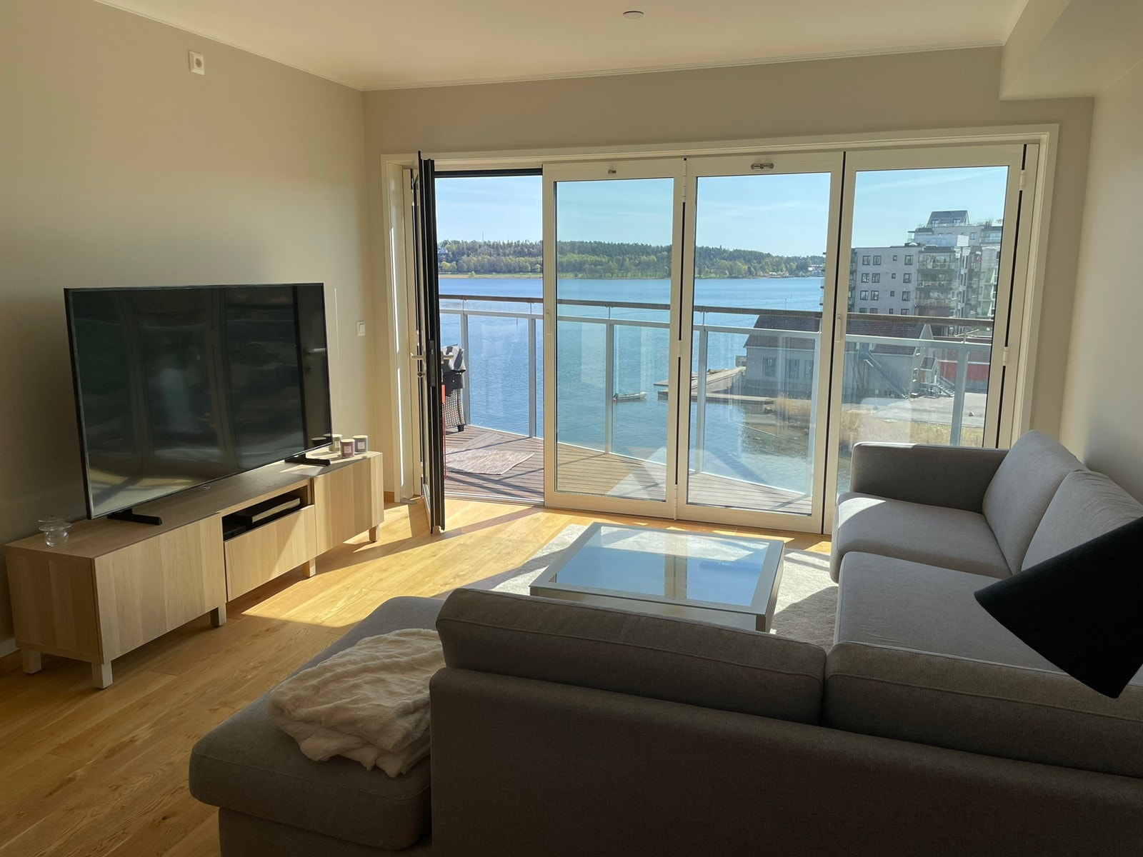 Velkommen til Kanalveien 4H - En lekker og innbyderne leilighet i øverste etasje. Galleribilde