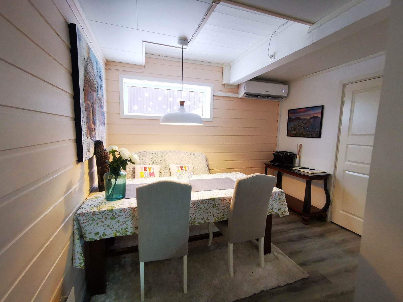 Spisestuen / Dining area Galleribilde