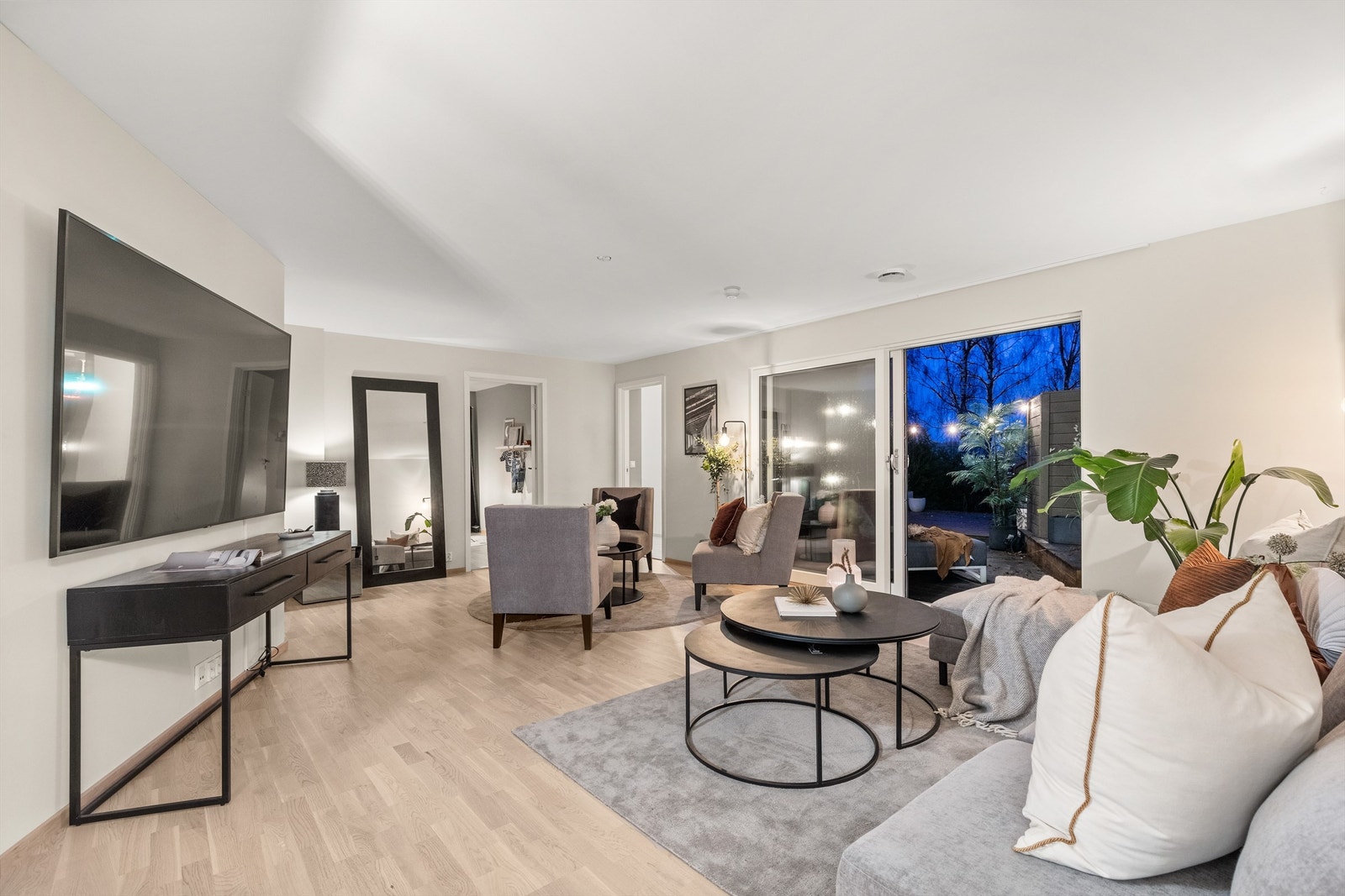 Stue med utgang til terrasse Galleribilde