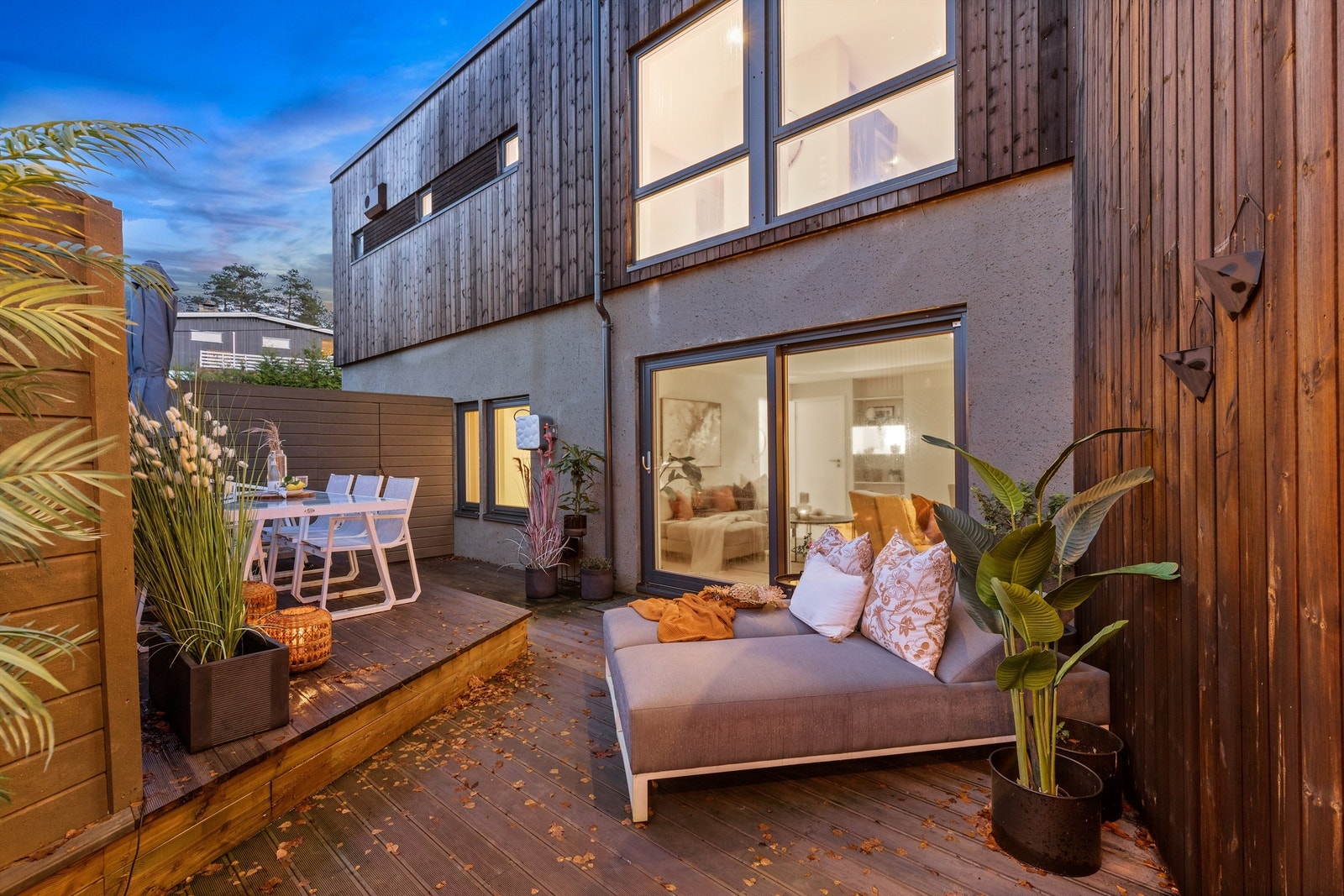 Nordvendt terrasse på ca. 54 kvm Galleribilde