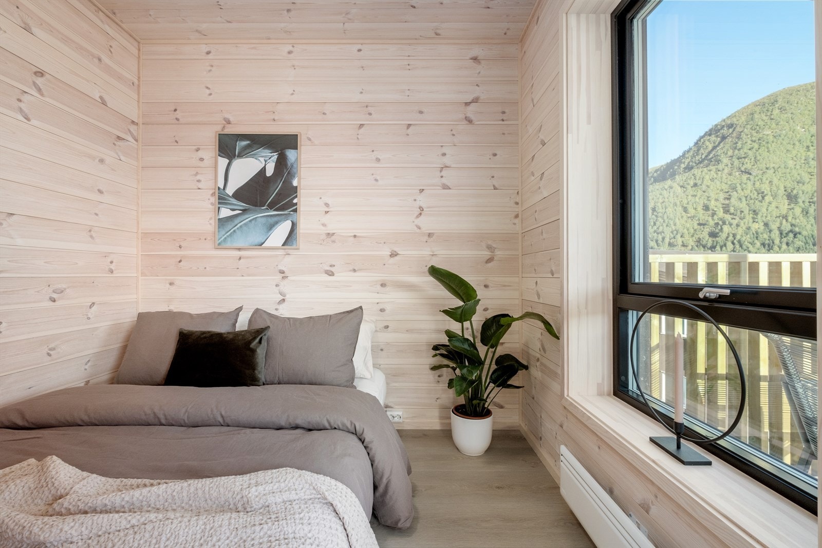 Fritidsleiligheten har totalt to soverom. Her kan man innrede med både dobbeltseng og køyeseng. Galleribilde