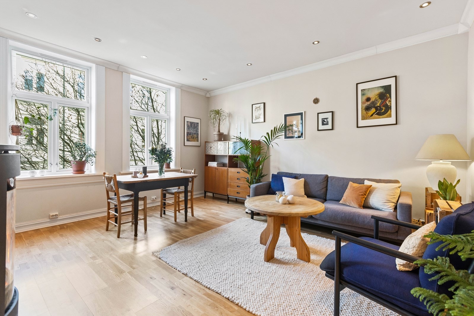 Lys og luftig stue. Galleribilde