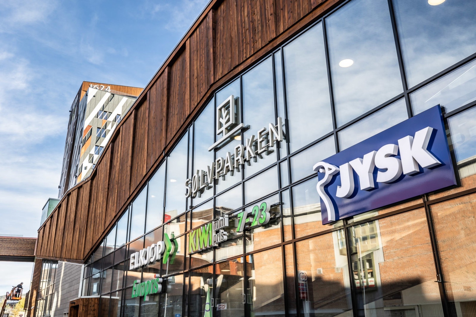 Fasaden mot hovedvei Galleribilde