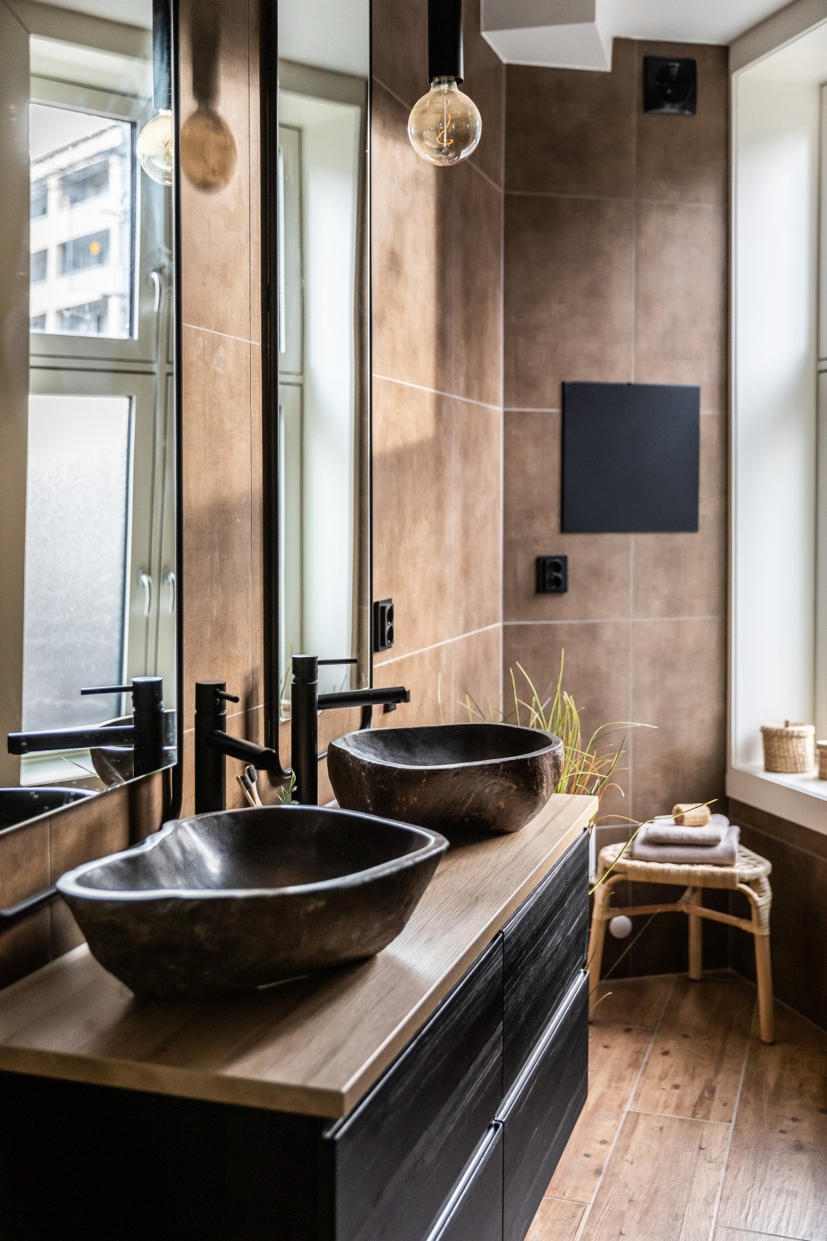 Innbydende dobbel vask Galleribilde
