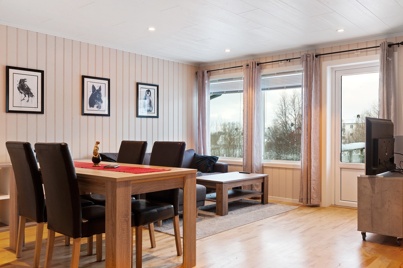 God plass til spisebord. Galleribilde