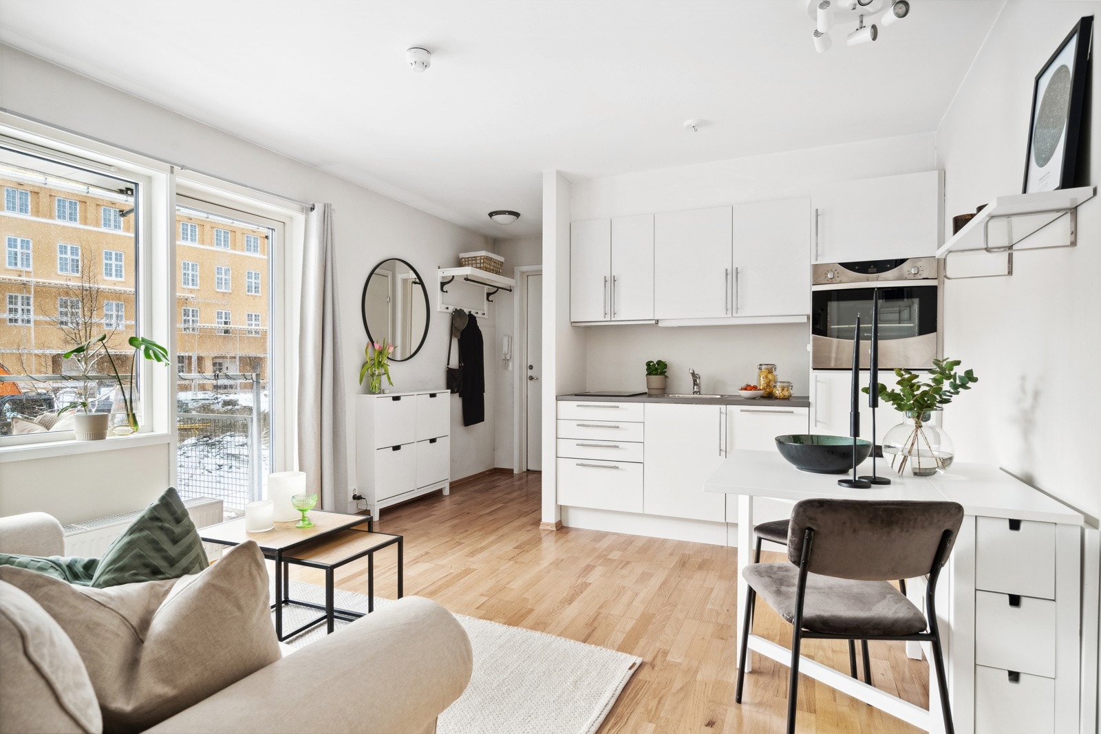 Leiligheten er tilkoblet fjernvarme som gir en behagelig innetemperatur, året rundt Galleribilde