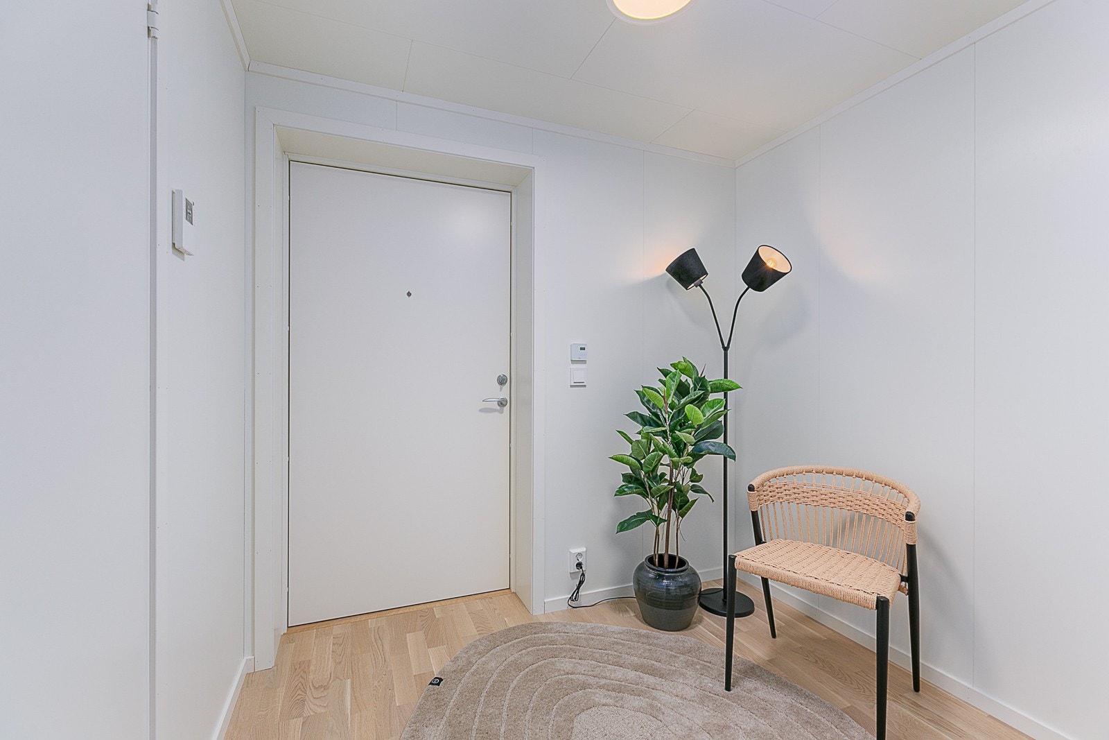 Lys og innbydende entrè. Galleribilde