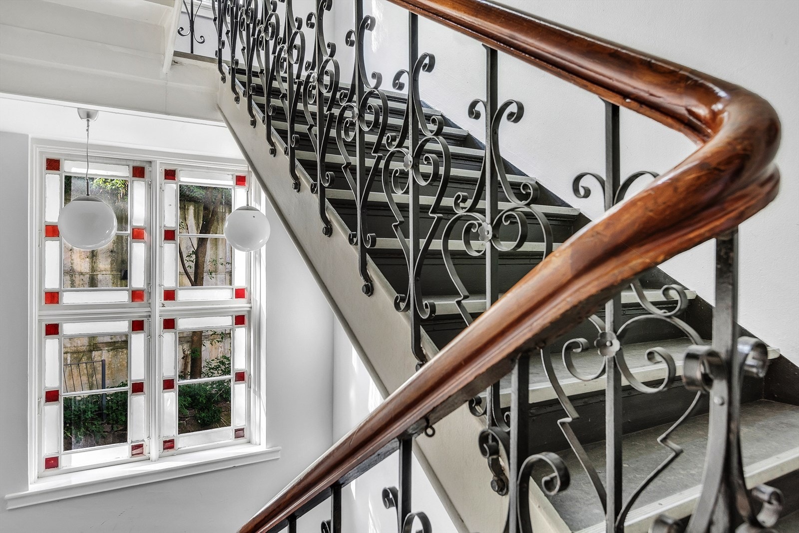 Oppgangen til boligen. Galleribilde