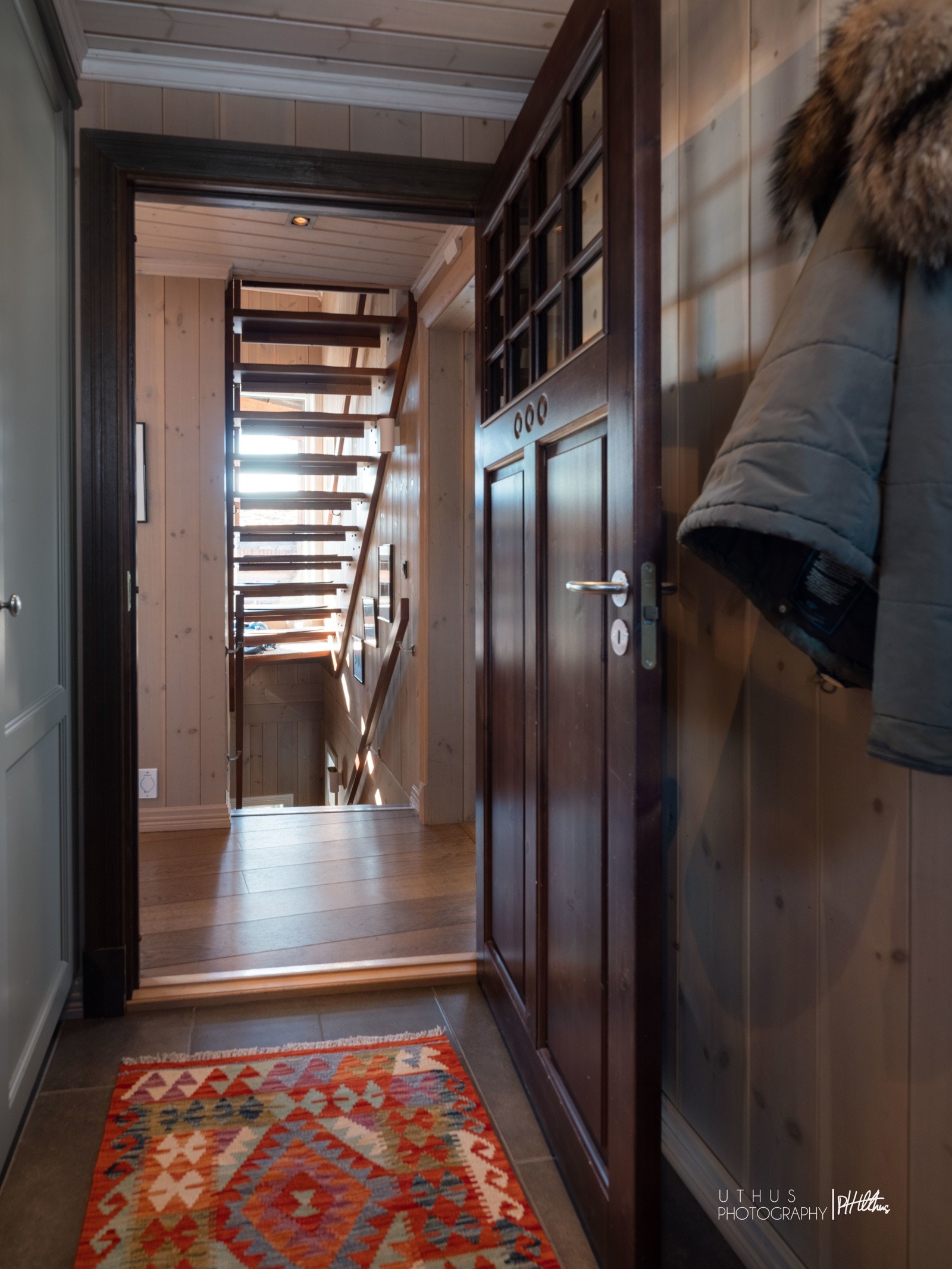 Entré på hovedplan med garderobeløsning Galleribilde