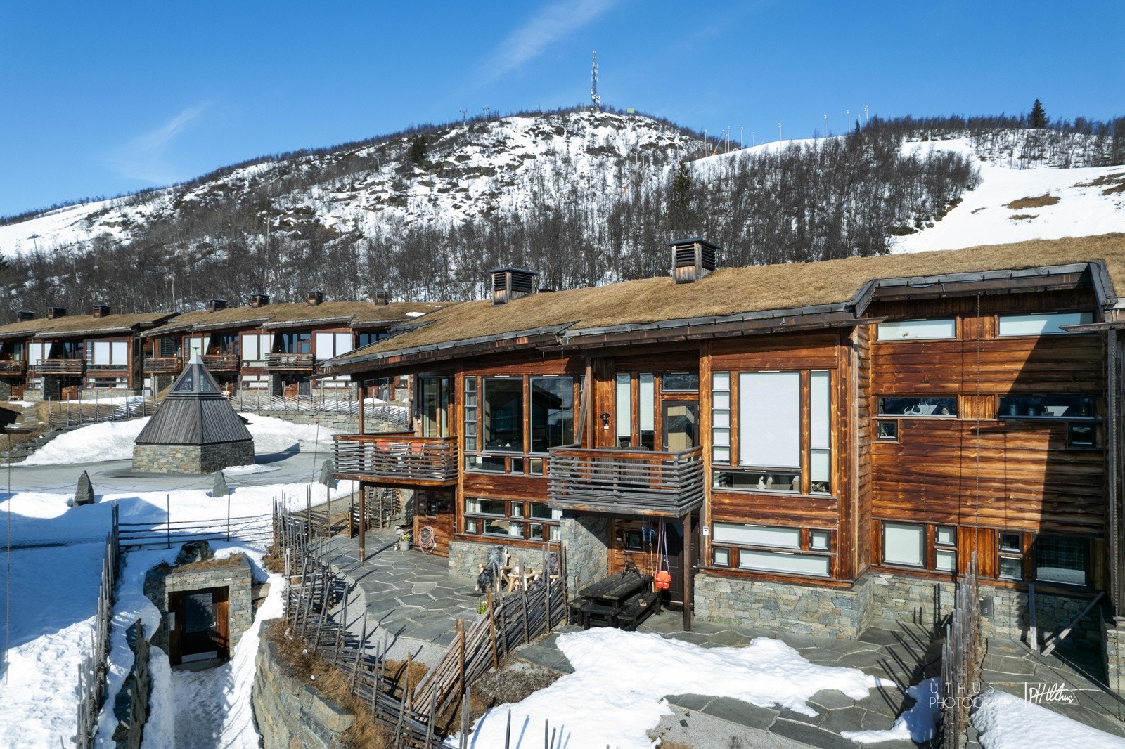 Fantastisk skiferlagt uteplass Galleribilde