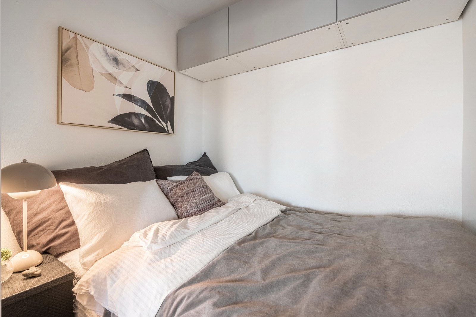 Her har man god plass til stor seng, nattbord mm. Galleribilde