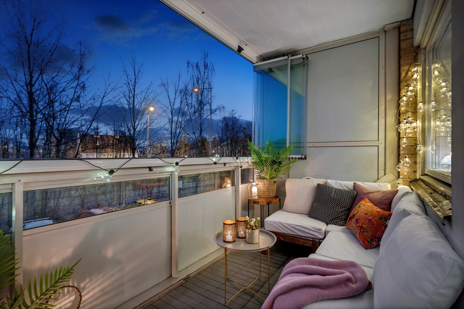 Mikkel Johnsen ved Eie Eiendomsmegling ønsker velkommen til Ullernchaussèen 46A! Galleribilde