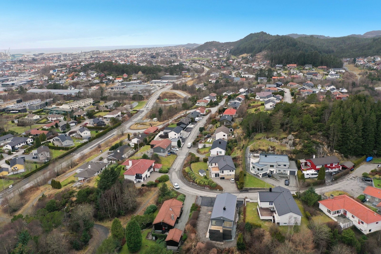 Boligen er ferdigstilt utvendig mens kjøper kan være med å innrede boligen selv Galleribilde