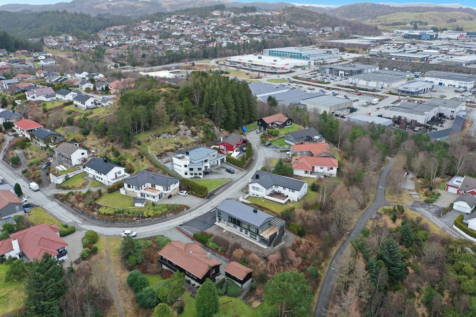 Nærhet til Raglamyr, turområder, skole og barnehage Galleribilde