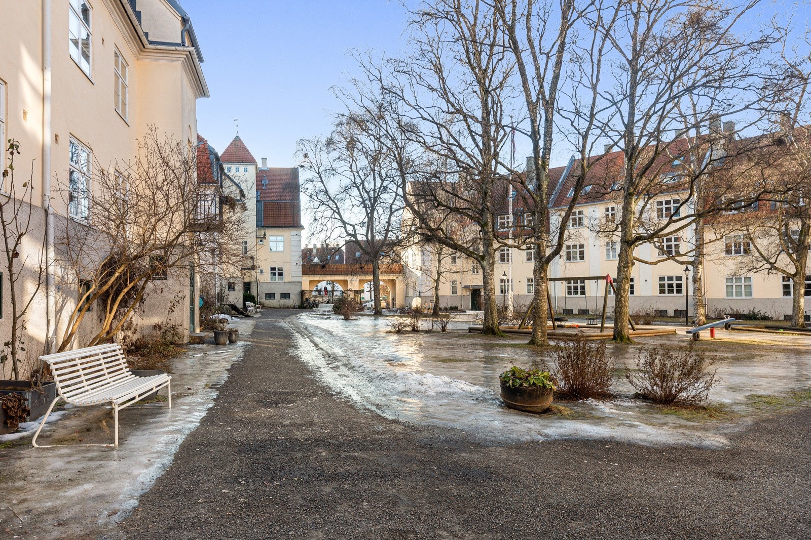 Gårdsrom Galleribilde