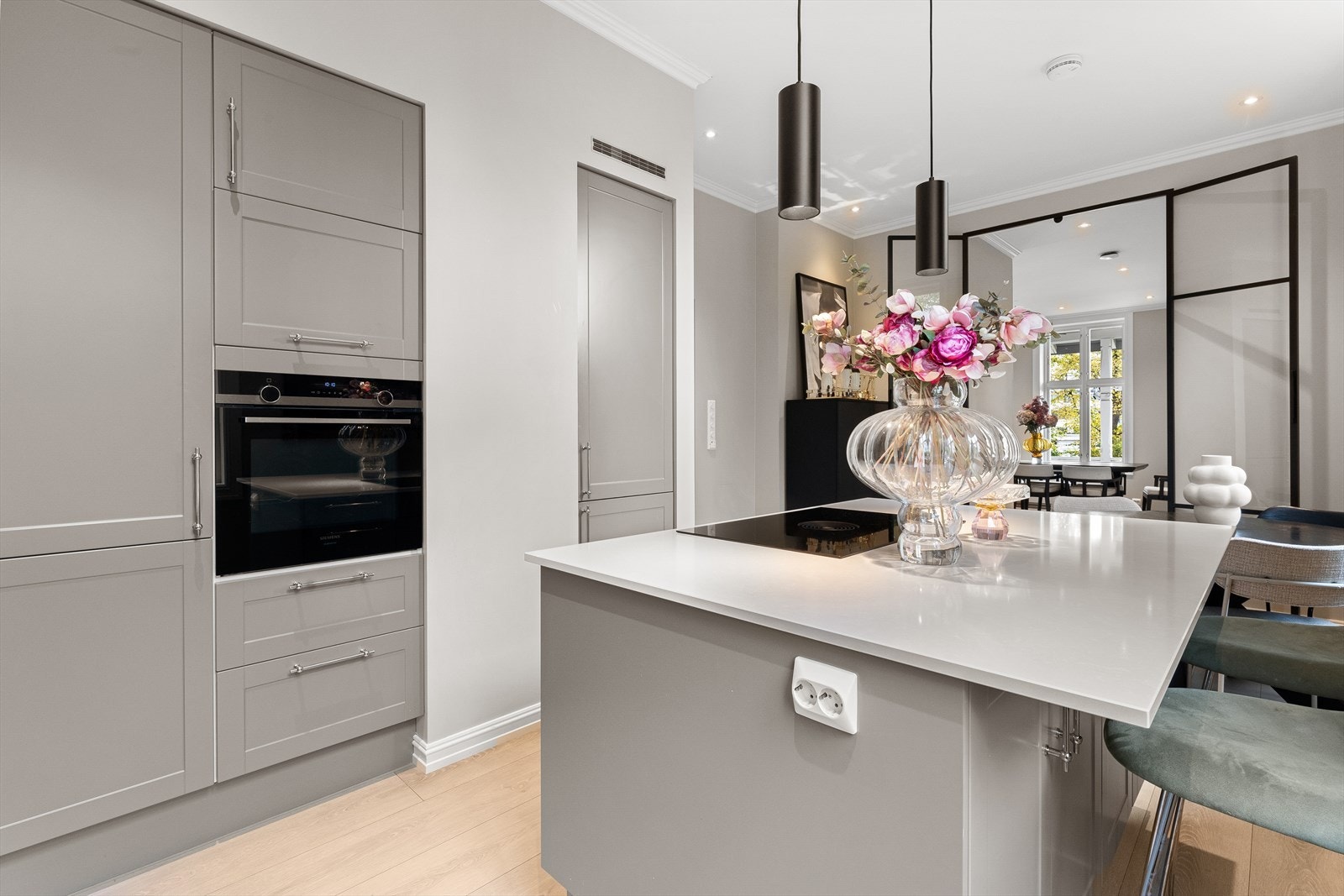 Benkeplate i Silestone og beslag fra
R. Bergersen Galleribilde