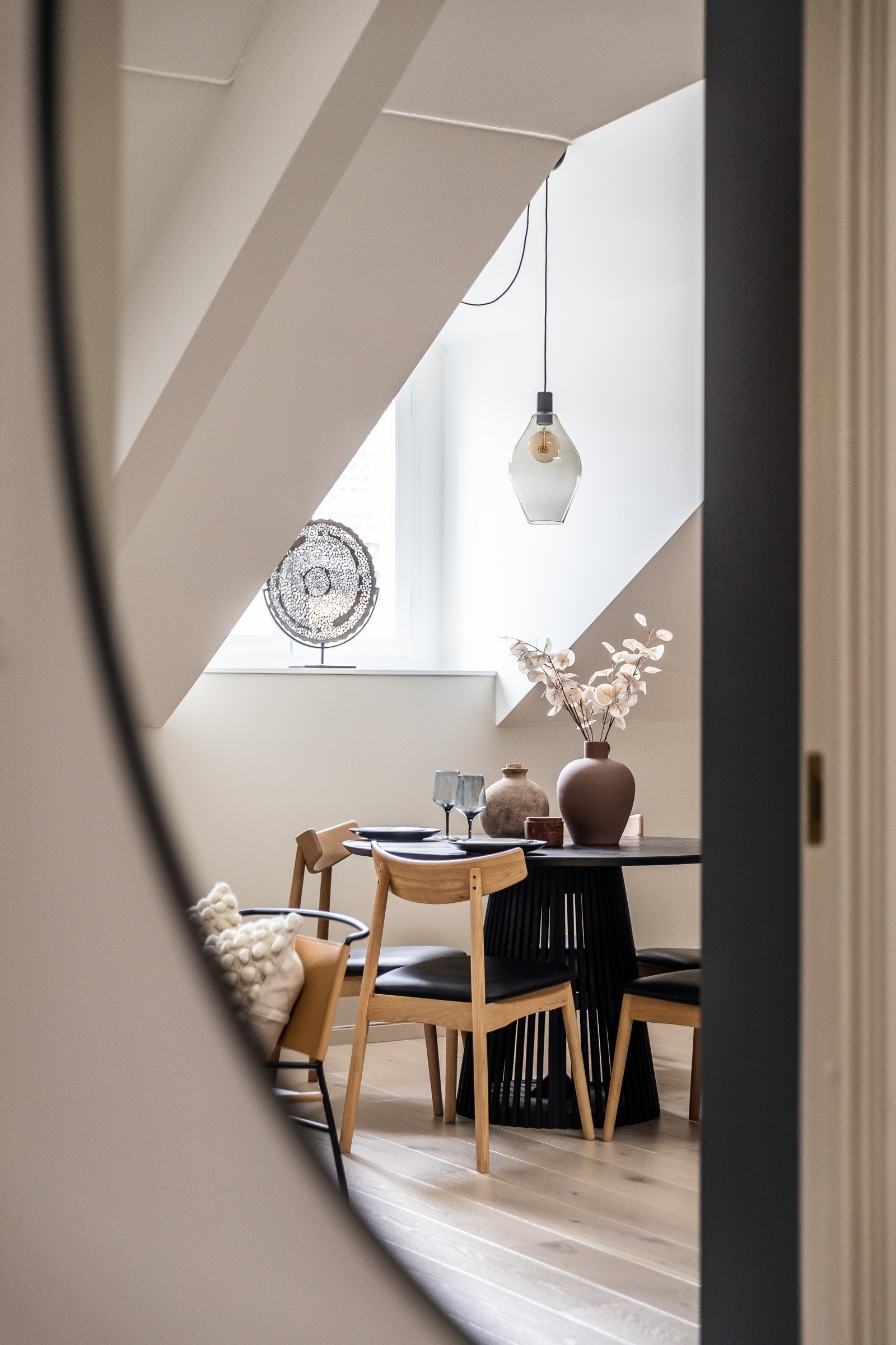 Her er det godt å komme hjem, og hyggelig å ønske gjestene velkommen! Galleribilde