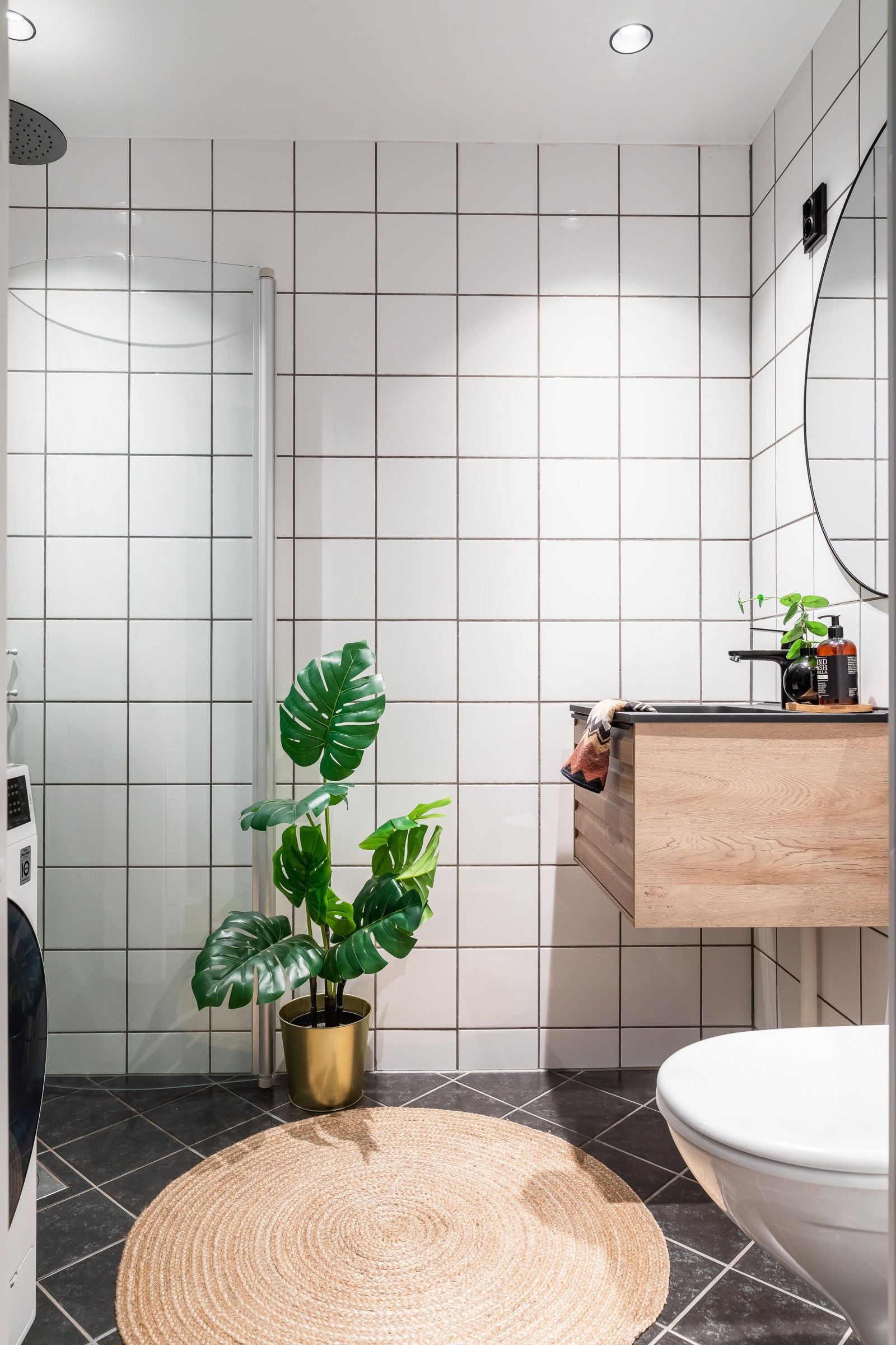 Flisalgt baderom med gulvvarme. Galleribilde