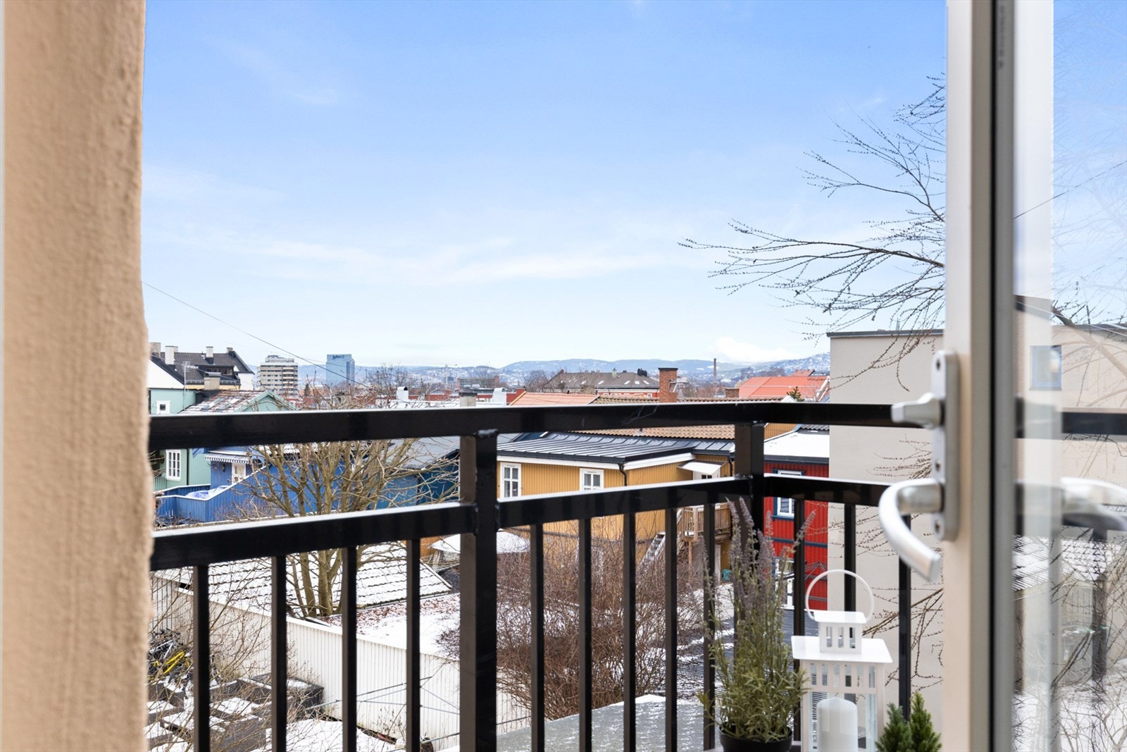 Leiligheten har en hyggelig balkong på ca. 3m² Galleribilde