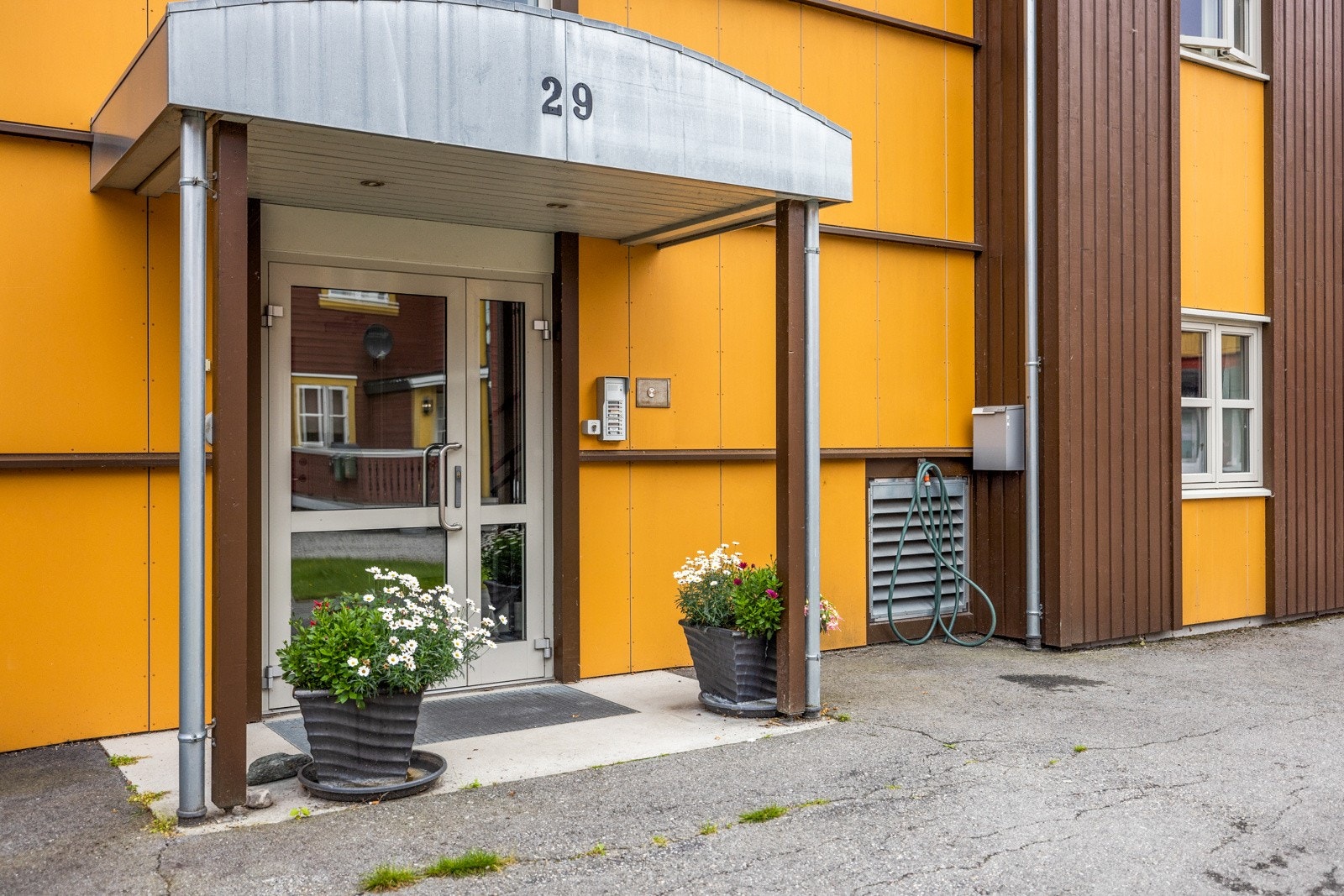 Inngangspartiet til alle leilighetene Galleribilde