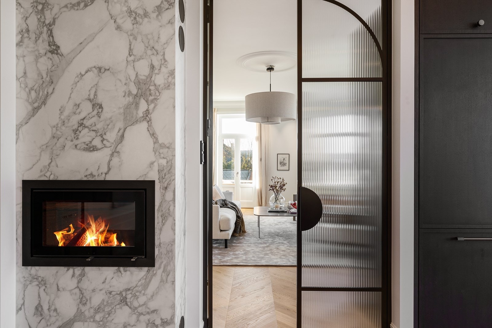 Hvitevarer fra den sveitsiske premium leverandøren V-ZUG, og kjøleskuffer fra Norcool - Premium integrerte vinskap og kjøl/frys fra Fisher & Paykel i 213 cm høyde med kvalitetsbelysning, ulike kjølesoner og isbitmaskin Galleribilde