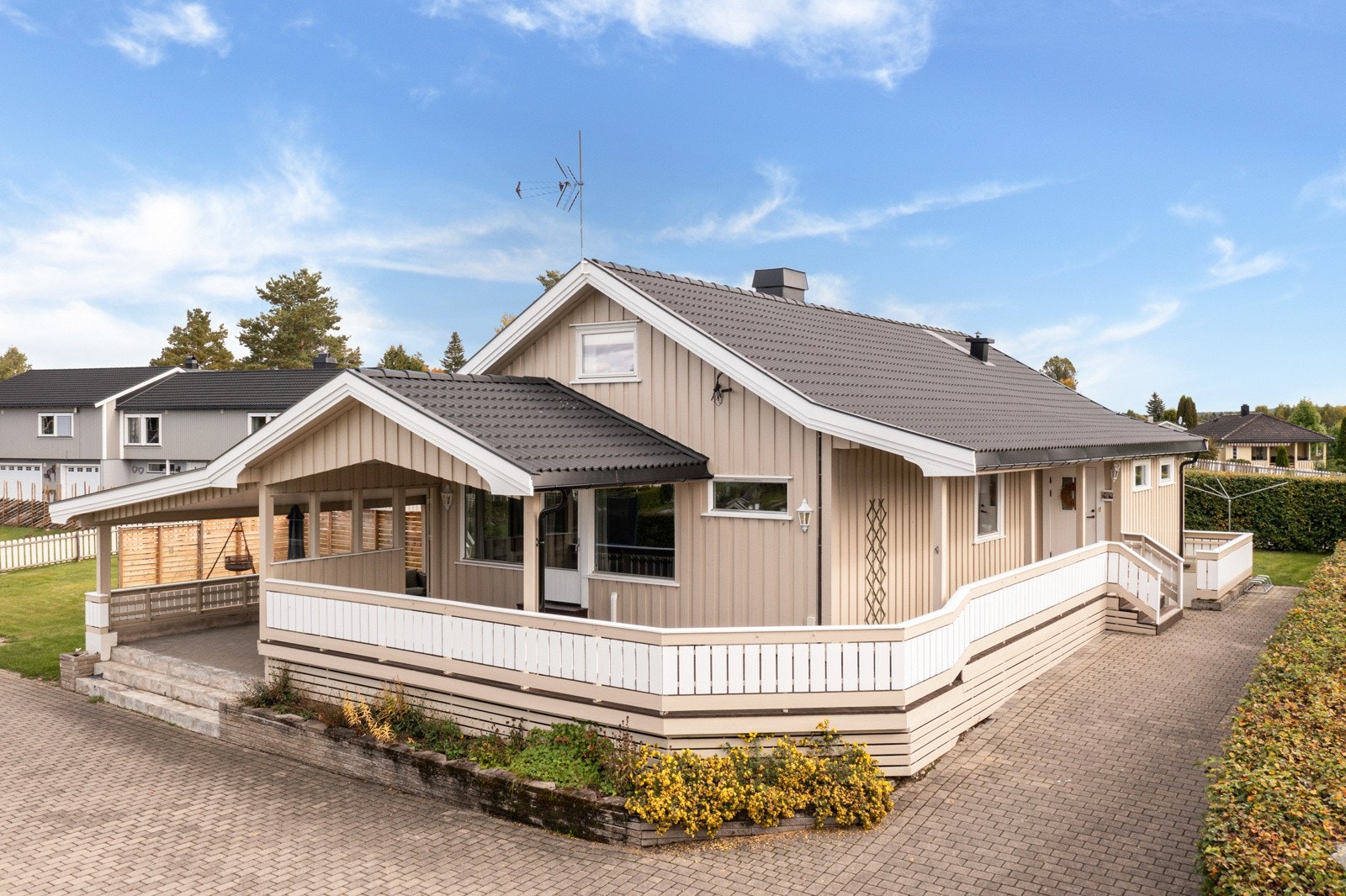 En fin enebolig med stor tomt og boltreplass for hele familien. Galleribilde