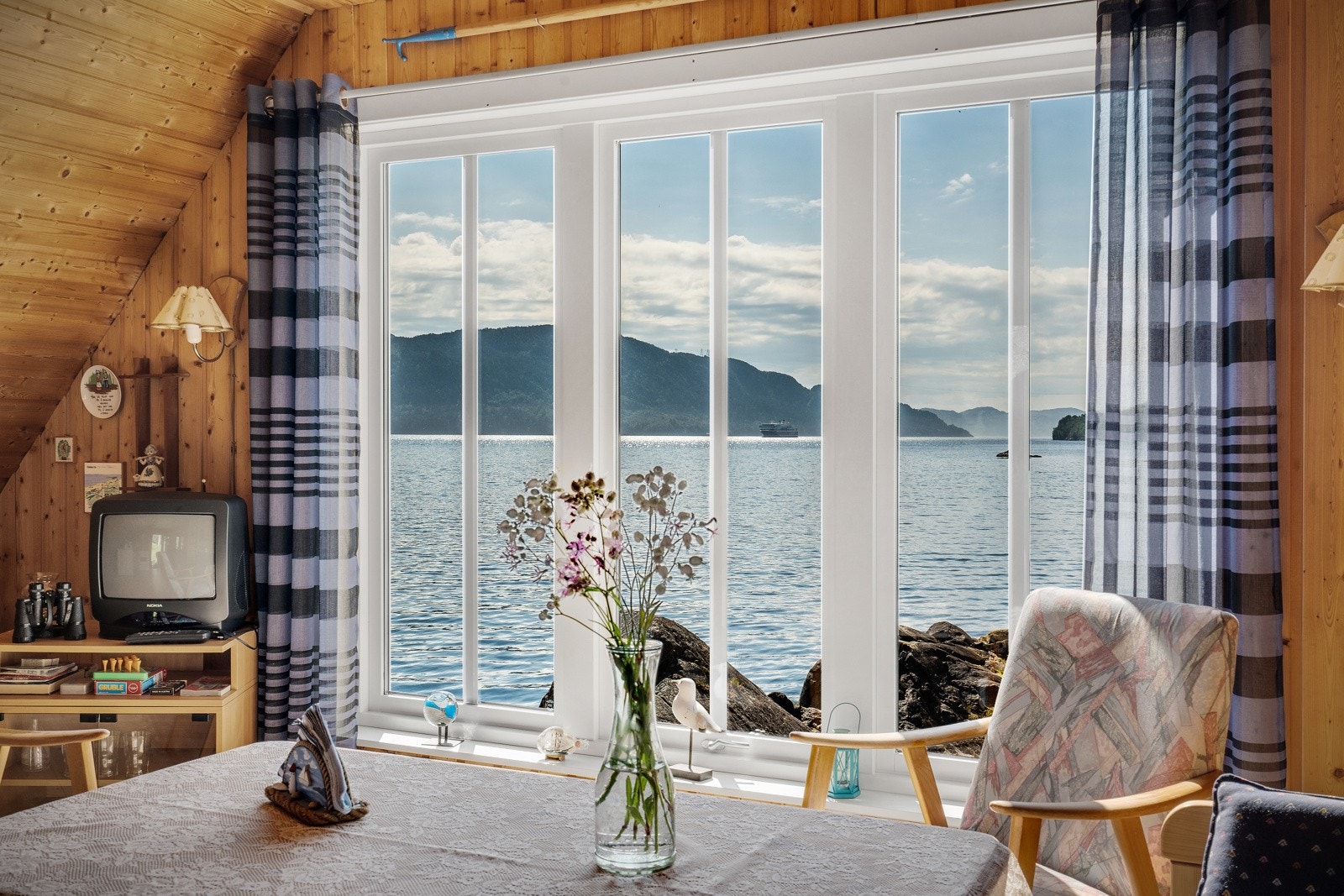 Store vinduer med nydelig utsikt Galleribilde