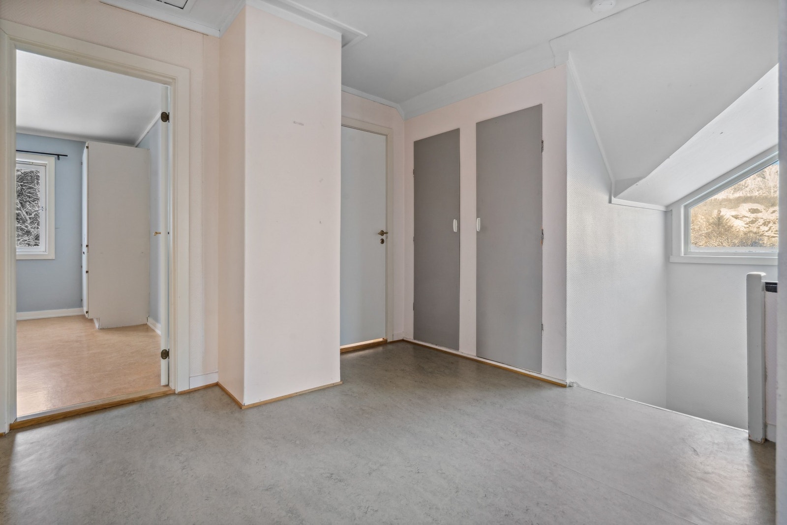 Loftsgang med lite kott Galleribilde