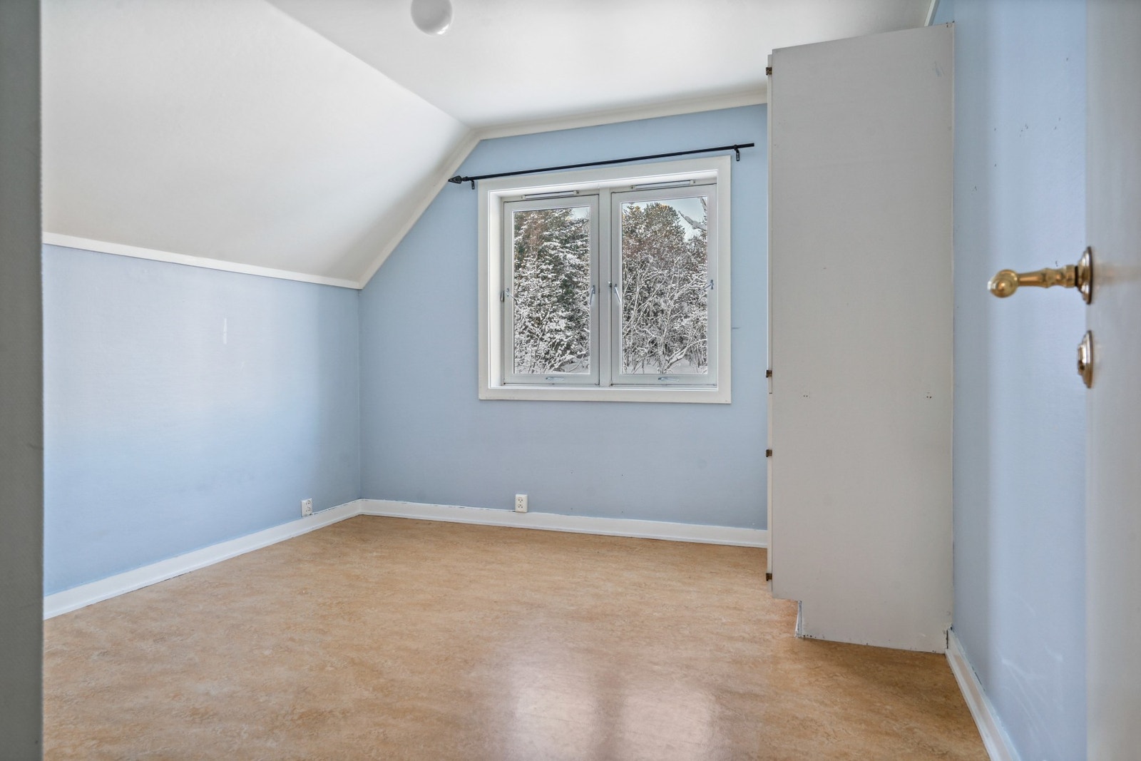 Soverom 2, vegg i vegg med badet Galleribilde