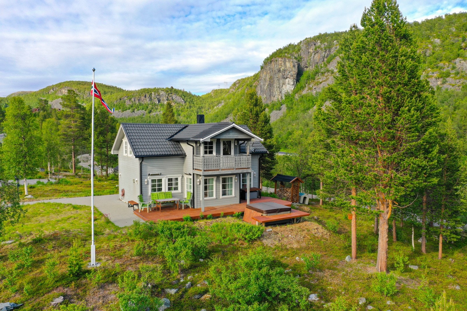 Partners Eiendomsmegling har den glede av å presentere Nikkihompen 1! Galleribilde