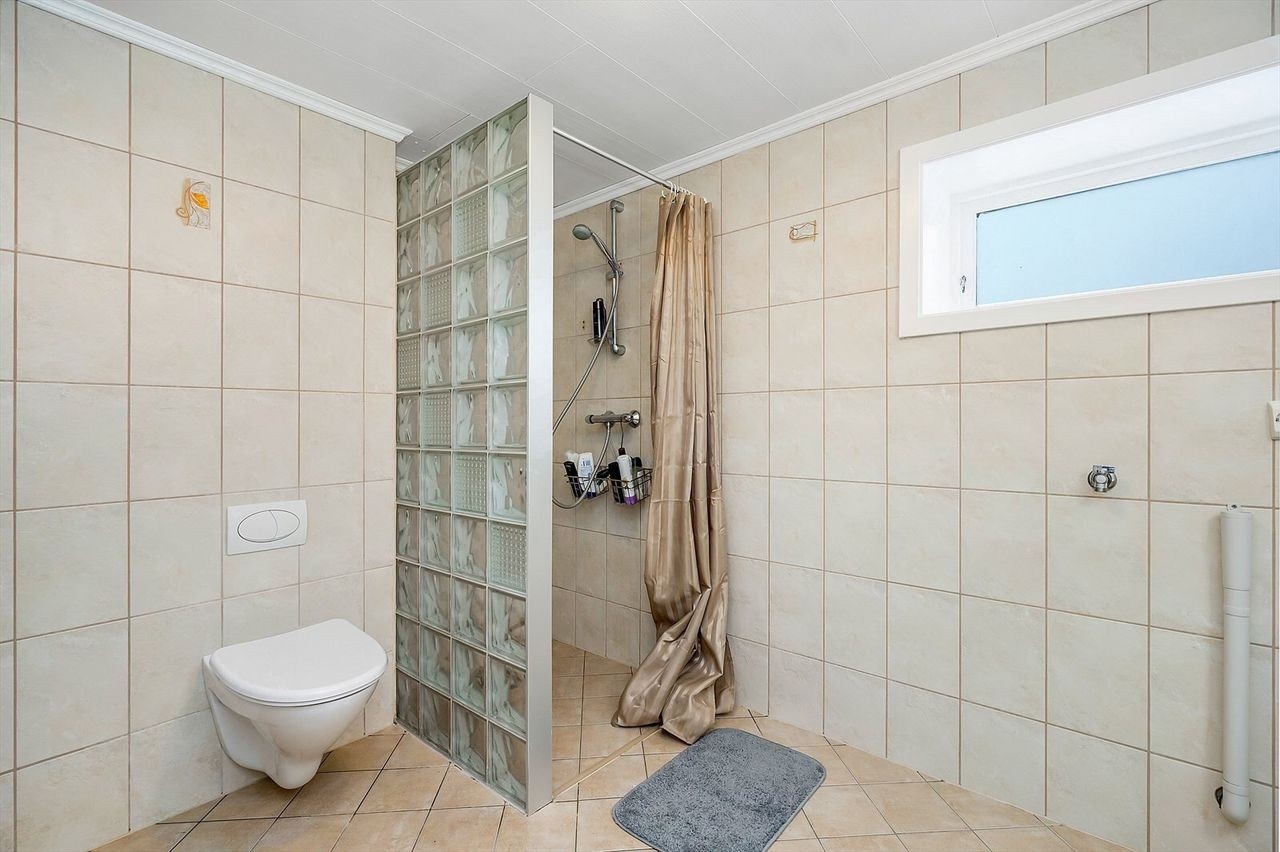 Bad hybel 4-8 Galleribilde