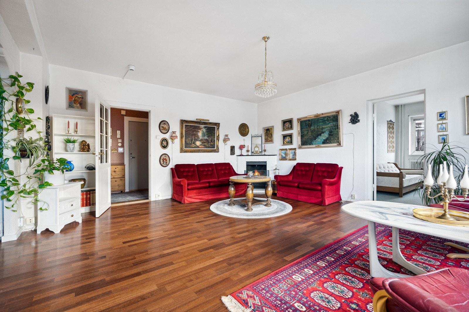 Stuen har også peis Galleribilde