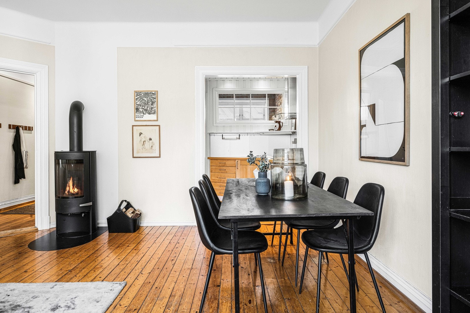 God plass til spisegruppe - åpent og sosialt. Galleribilde