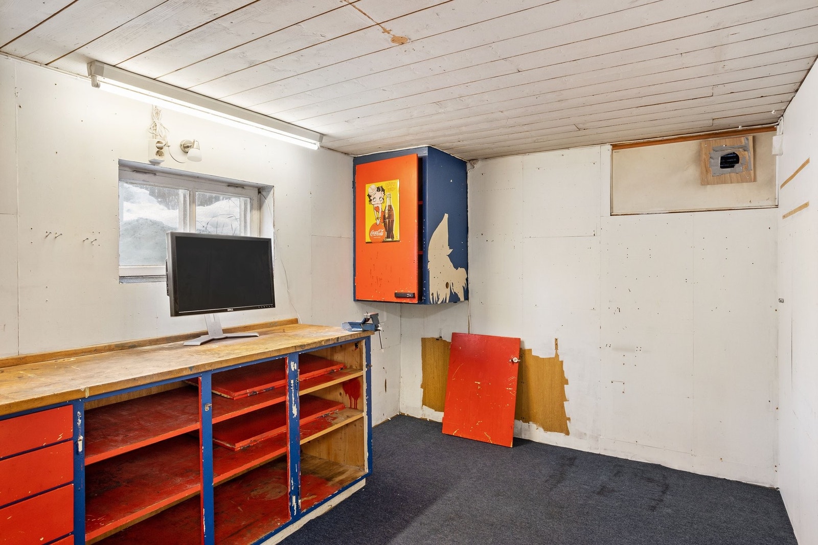 Bod med potensial i kjeller til høyre for inngangsdør. Galleribilde