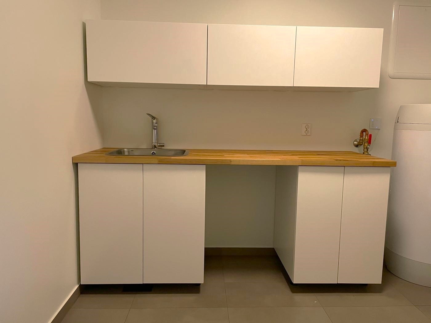 Praktisk vaskerom med egen inngang. Galleribilde