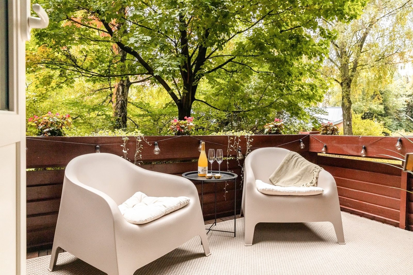 Herlig balkong på 7 kvm med plass til sittegruppe Galleribilde